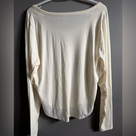 Old Navy Ultralite Go Dry XXL long sleeve shirt - Picture 2 of 3